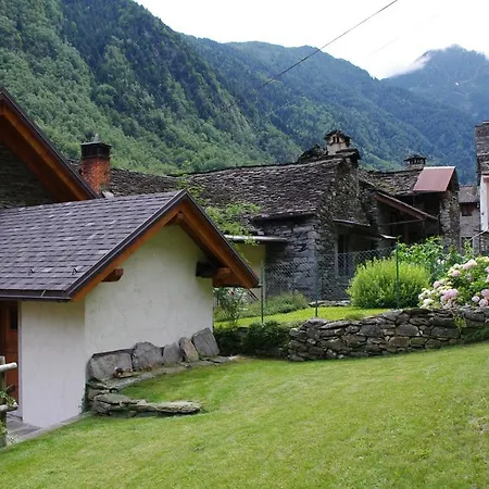 Erebia Apartment Villadossola